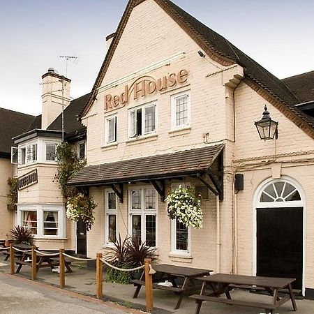 Premier Inn London Илфорд Экстерьер фото