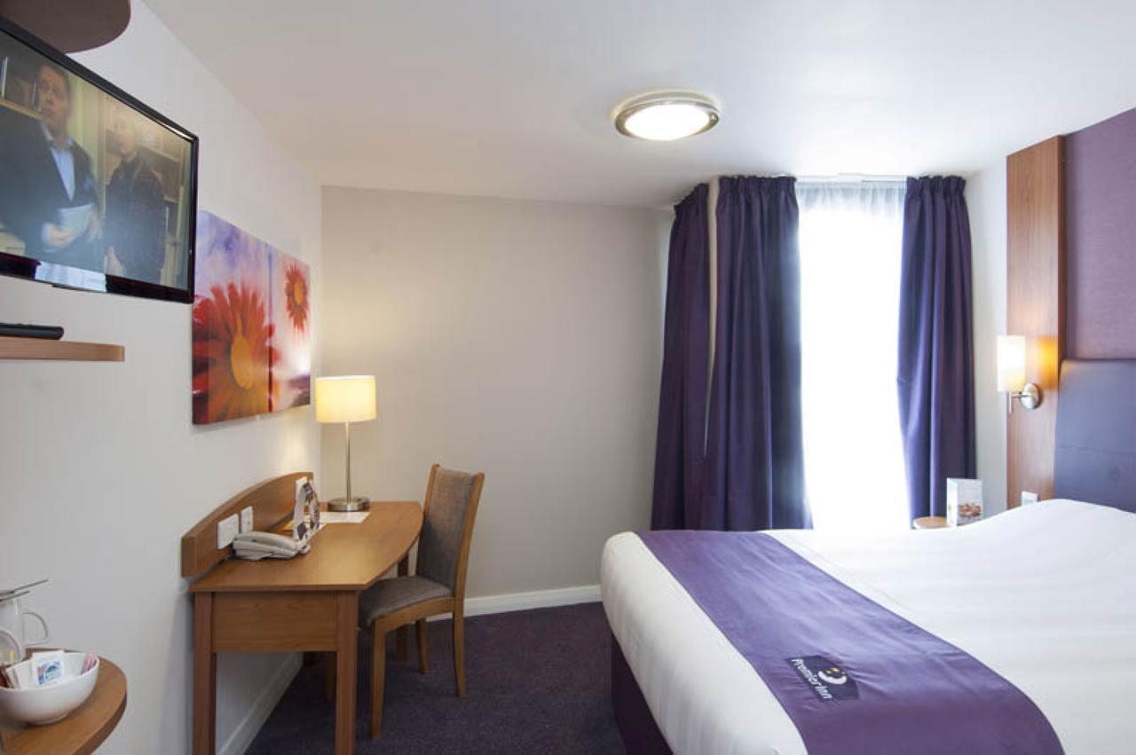 Premier Inn London Илфорд Номер фото