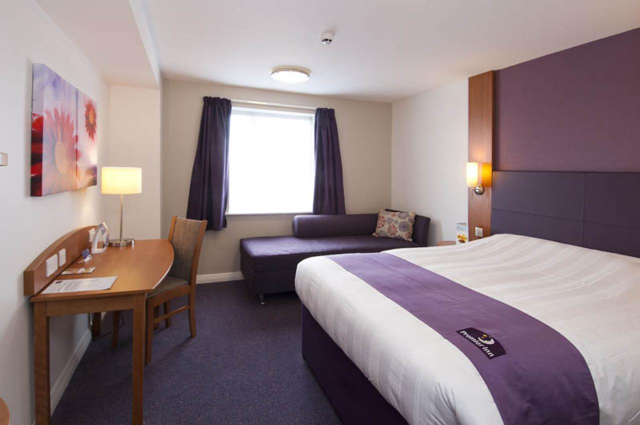 Premier Inn London Илфорд Номер фото