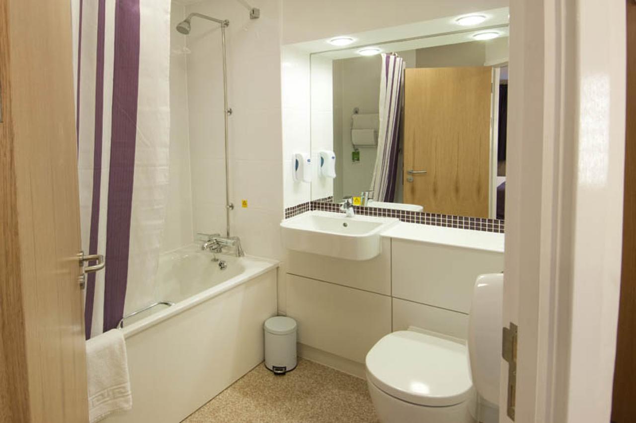 Premier Inn London Илфорд Номер фото