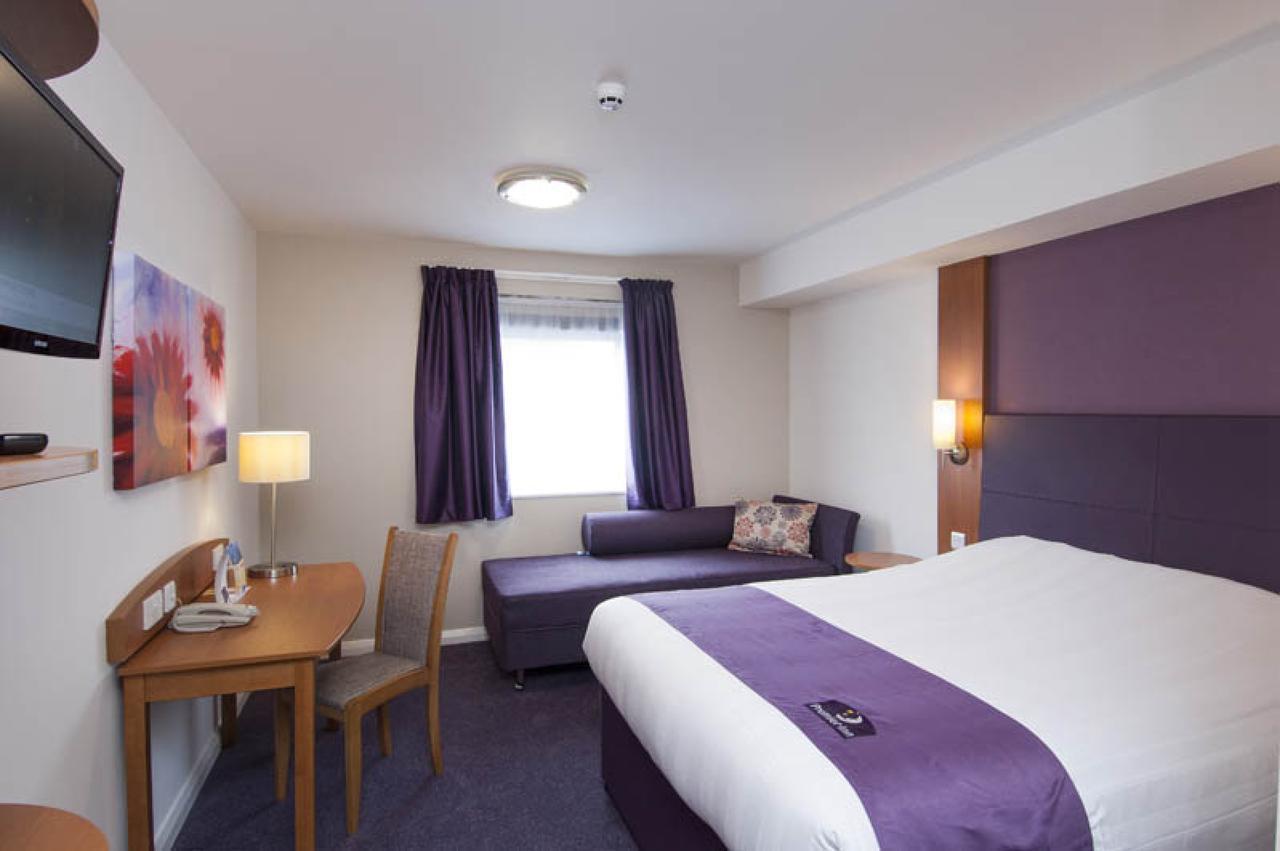 Premier Inn London Илфорд Номер фото
