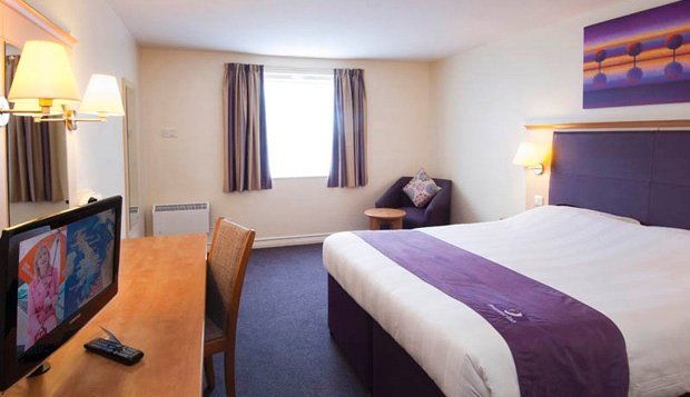 Premier Inn London Илфорд Экстерьер фото